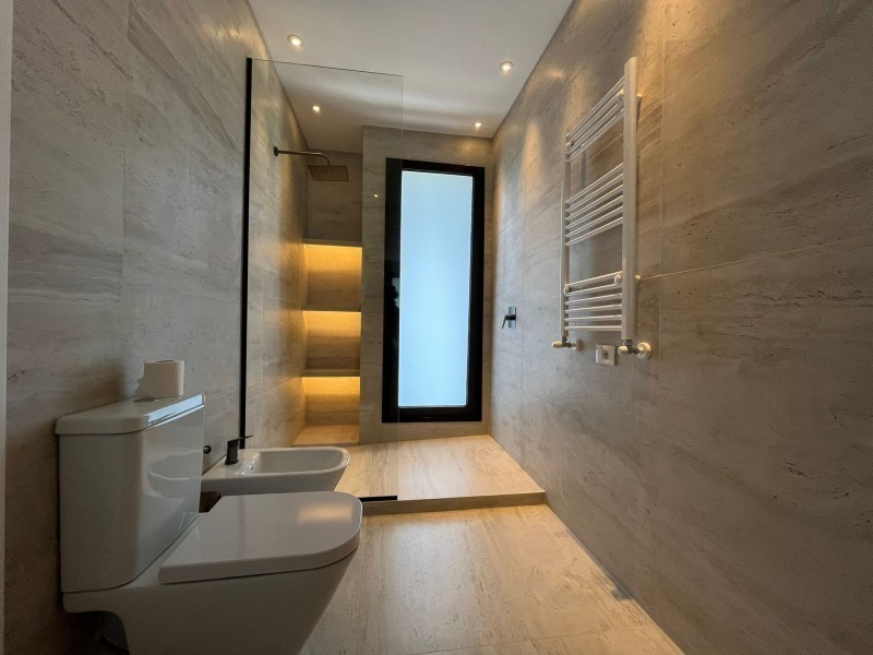 Casa en venta y alquiler en Barrio Privado La Barra